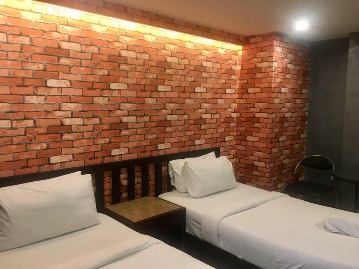 Ton Aor Place Hotel Bangkok Exterior foto
